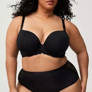 Torrid Perfect T-shirt Push-up Bra Black Underwire Padded Plunge Size 46DD Lace